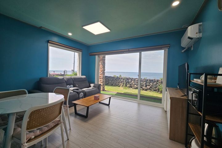 Suite 106 1th image