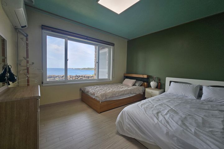 Suite 106 4th image