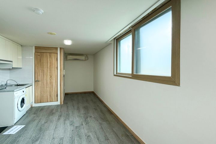 Ideally located right next to Jeungmi Station 8th image