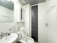 Ideally located right next to Jeungmi Station 11th image