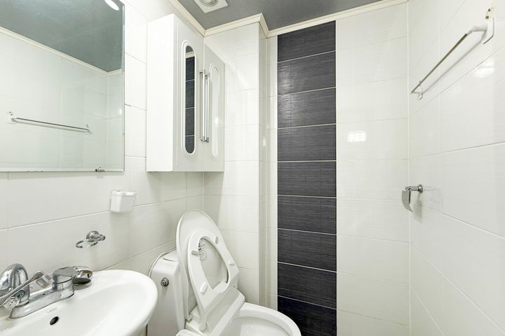 Ideally located right next to Jeungmi Station 11th image