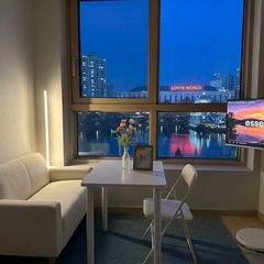 Lake View 💟 Cozy and Comfortable Unit Image