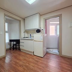 ㉢A Sunny Room Unit Image