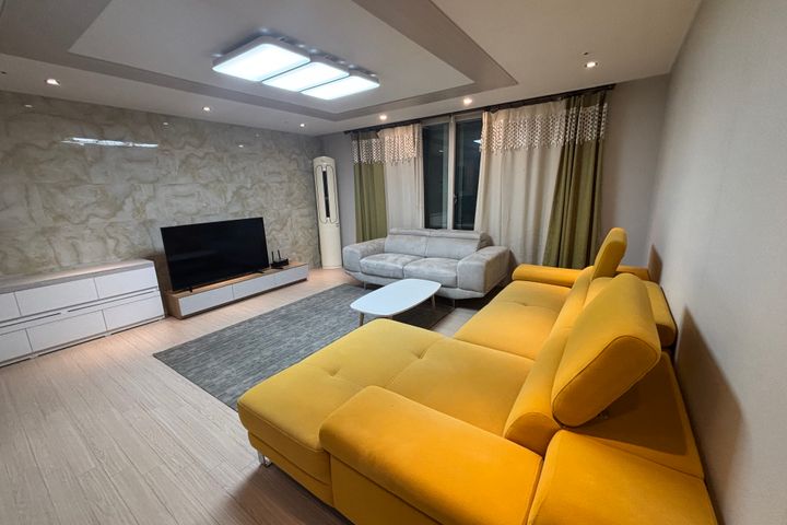 The Sky Penthouse 3th image