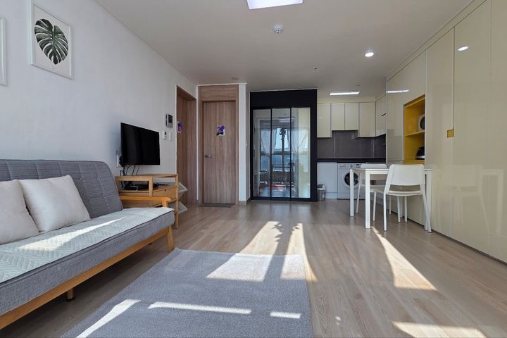 Fully furnished room near Seosan Lake Park 3th image