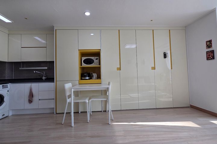 Fully furnished room near Seosan Lake Park 6th image