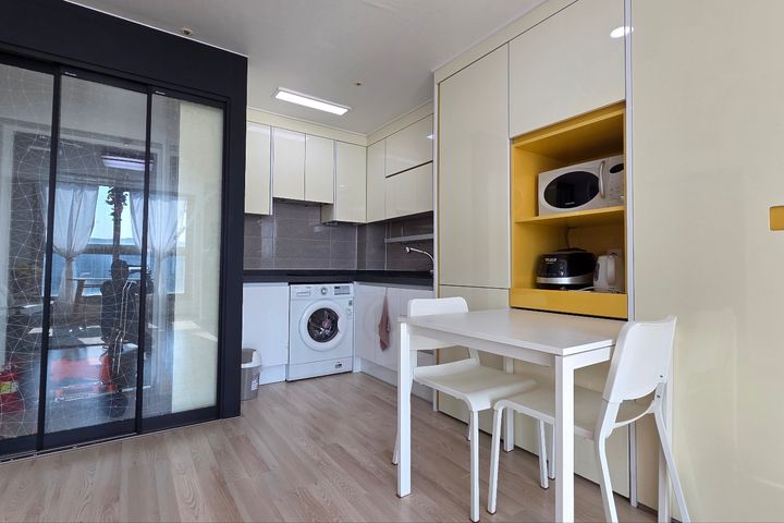 Fully furnished room near Seosan Lake Park 8th image