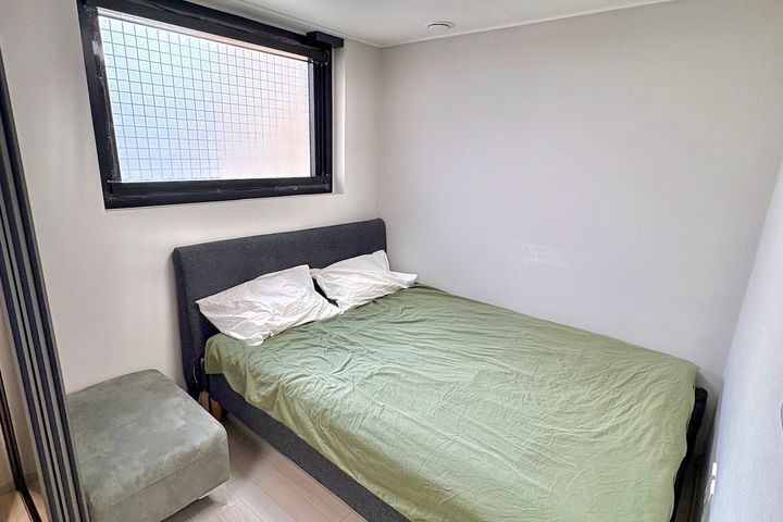 Unit 904, B94 7th image