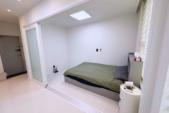 H41, Room 401 14th image