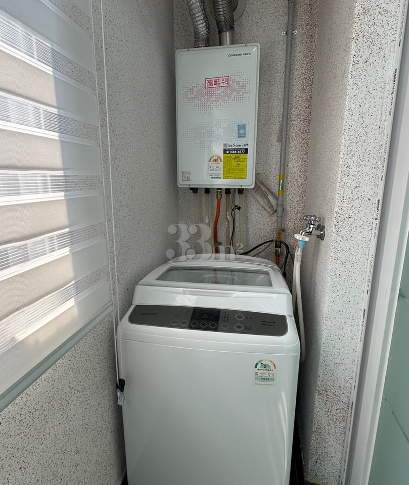 Right in front of Naedang Station (Line 2) 7th image