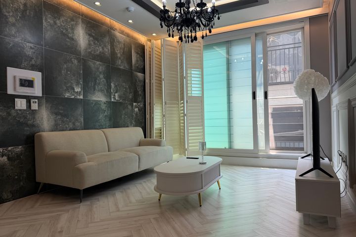 Luxury villa near Hongik University Station 0th image