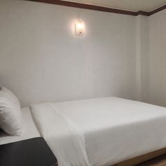 Monthly Rental House (1 Double Bed) Unit Image