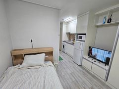 Clean Room Near Jochiwon Station B 5th image