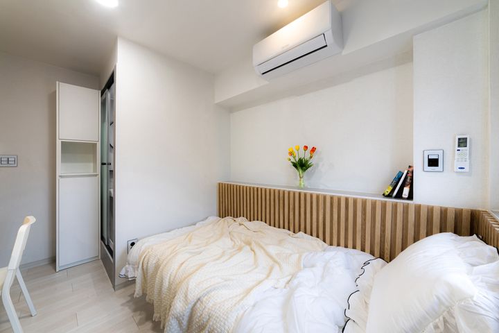 Room 304 5th image