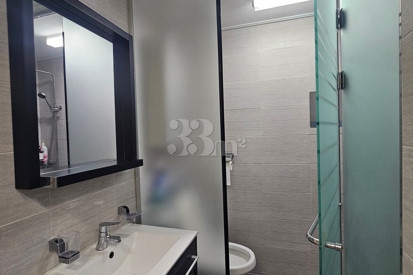 Fully furnished studio-style unit 11th image