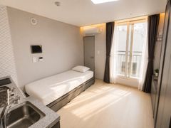 Quiet studio apartment near Oncheonjang Stati 1th image