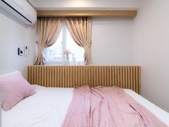 Room 406 (Women Only) 4th image