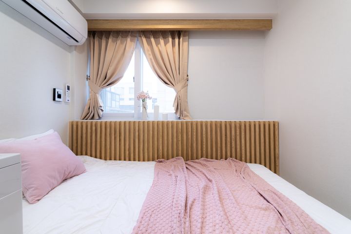 Room 406 (Women Only) 4th image