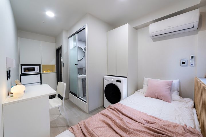 Room 406 (Women Only) 0th image