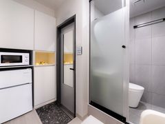 Room 306 7th image