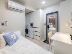 Room 302 0th image