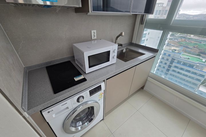 Newly built officetel near Jungang Station 4th image