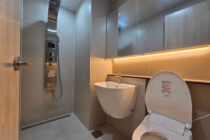 Newly built officetel near Jungang Station 7th image