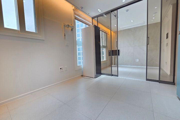 Newly built officetel near Jungang Station 2th image