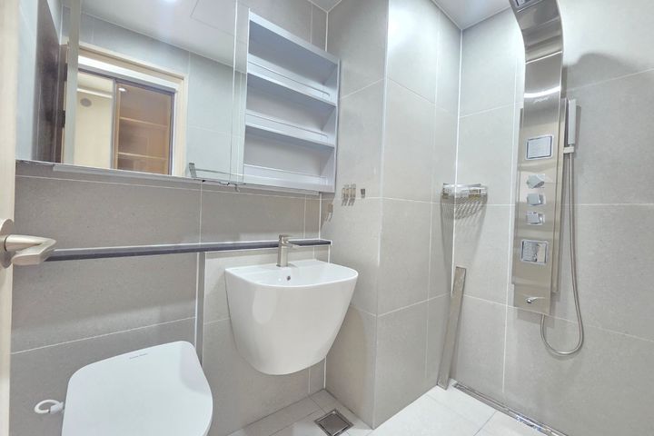 Newly built officetel near Jungang Station 7th image