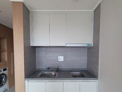 Newly built, fully furnished, hotel-style res 4th image