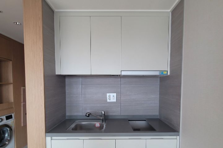 Newly built, fully furnished, hotel-style res 4th image