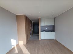 Newly built, fully furnished, hotel-style res 2th image