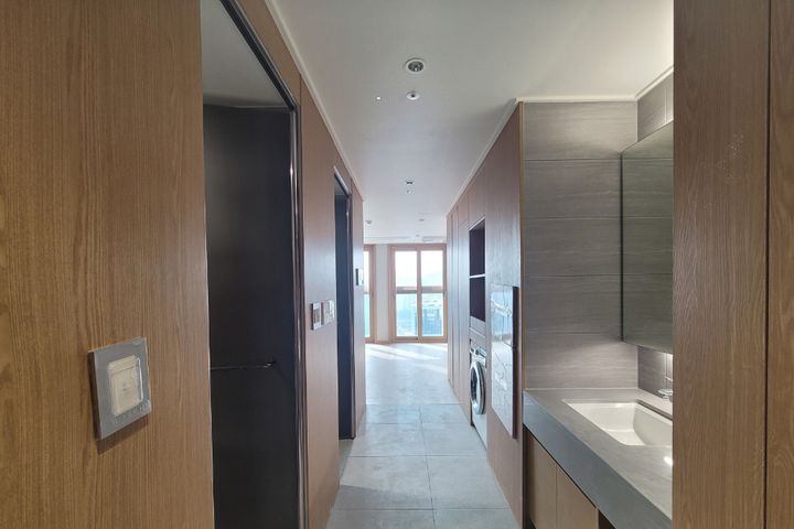 Newly built, fully furnished, hotel-style res 3th image