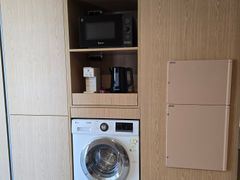 Newly built, fully furnished, hotel-style res 9th image