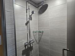 Newly built, fully furnished, hotel-style res 8th image