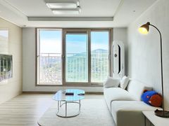 Neat home with an ocean view 12th image