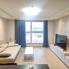 A quiet and convenient home Unit Image