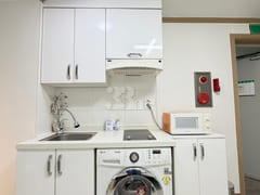 4-minute walk to Sinchon, 9-minute walk to Ho 8th image