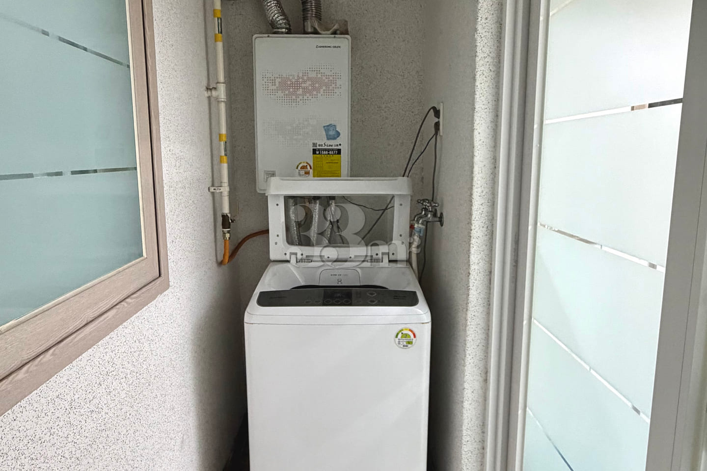 02-1 Our Clean Accommodation 9th image