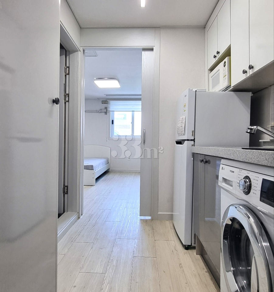 ❤️Discount on Sunny Studio Apartment in the R 19th image