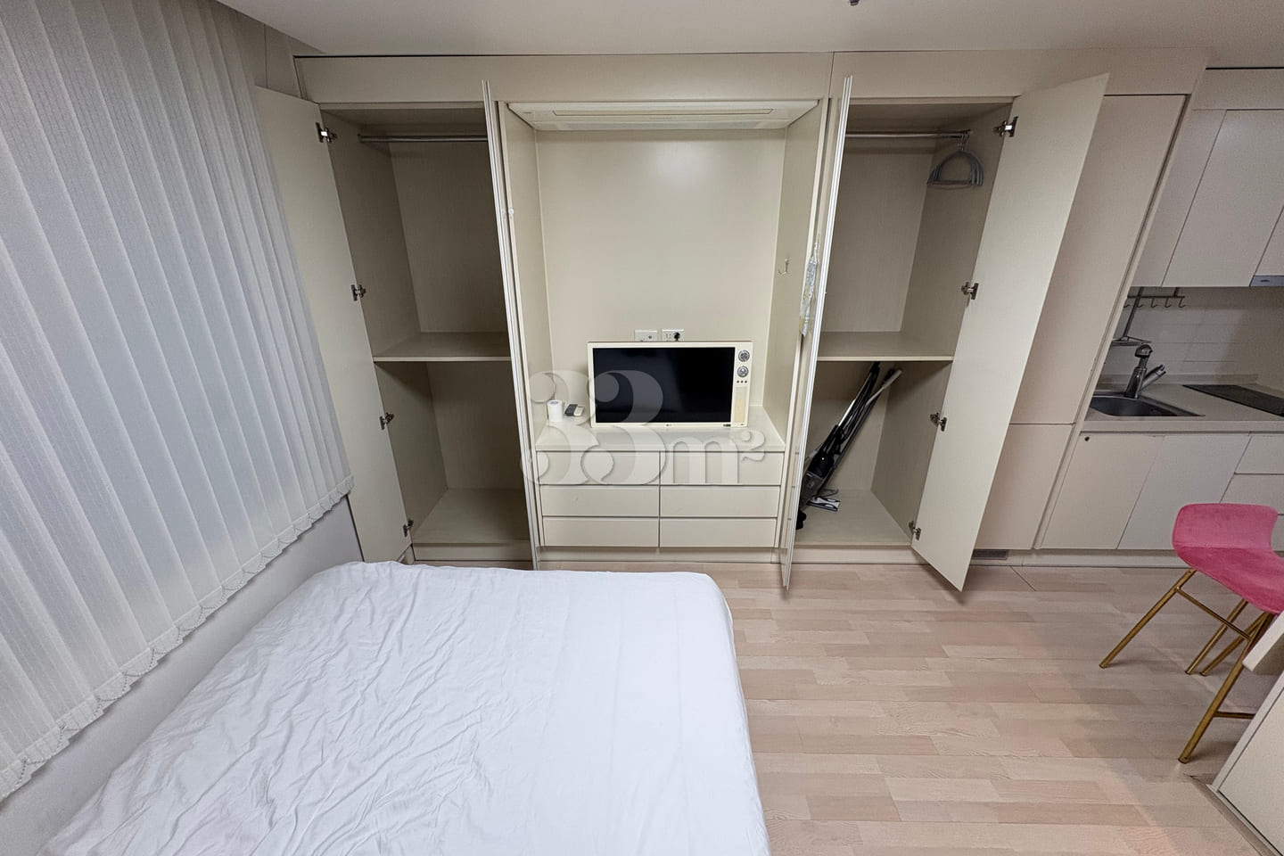 Gildong Fully Furnished Queen Room E3 12th image