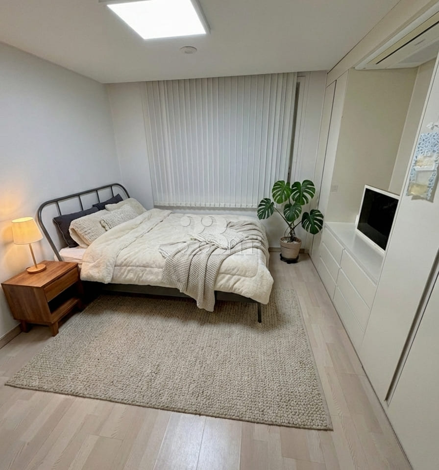 Gildong Fully Furnished Queen Room E3 14th image