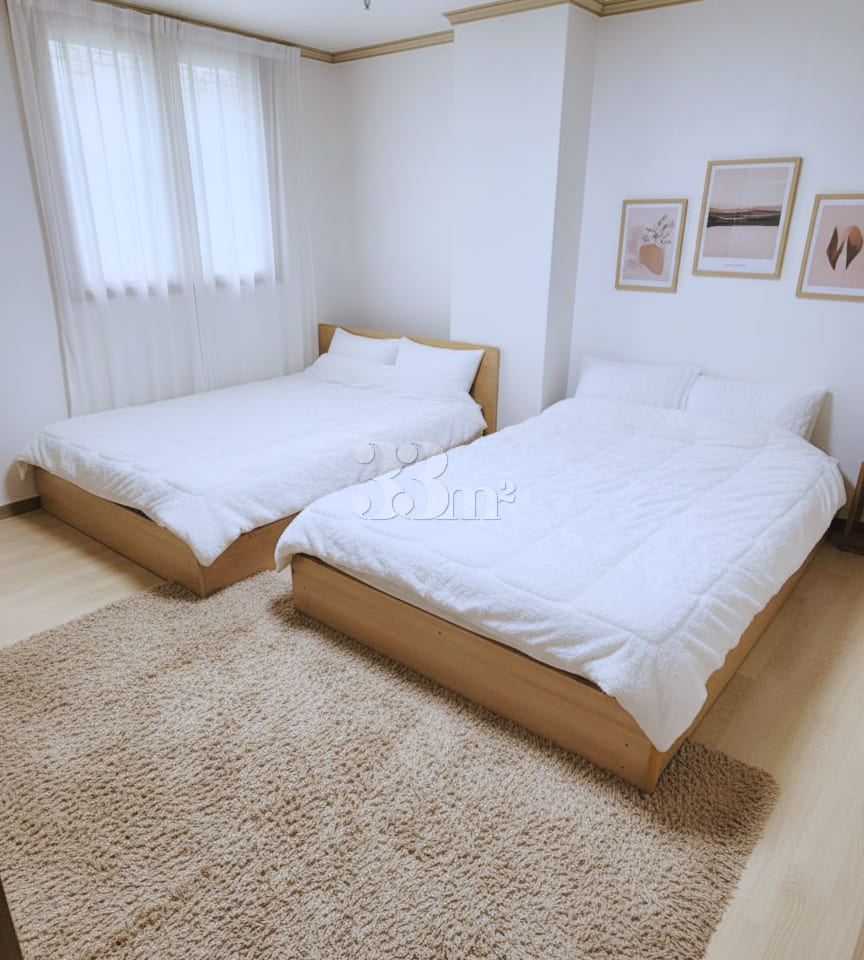 Dongdaemun Fully Furnished Unit with 3 Queen  1th image
