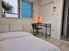 ❤️ Sunny, newly built unit with windows on tw 3th image