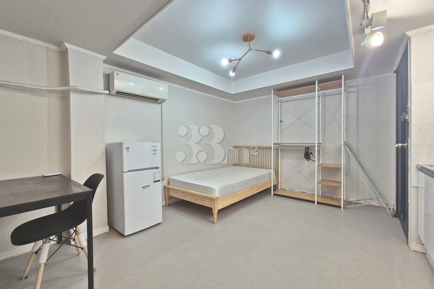 Neat studio apartment, 2 minutes from Sinchon 1th image