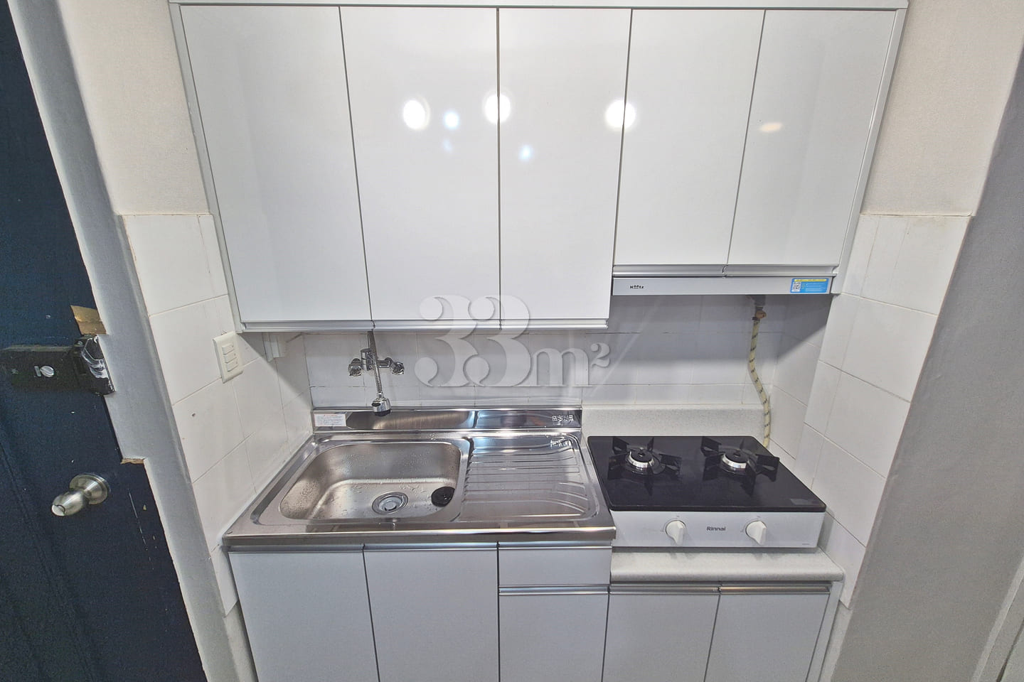 Neat studio apartment, 2 minutes from Sinchon 4th image
