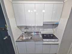 Neat studio apartment, 2 minutes from Sinchon 4th image