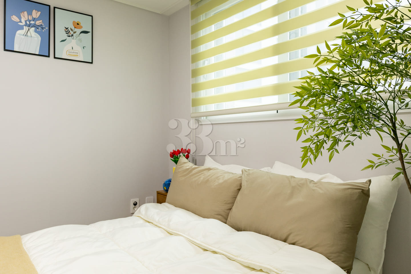 Newly built, fully furnished two-room unit ne 13th image