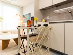 Newly built, fully furnished two-room unit ne 11th image
