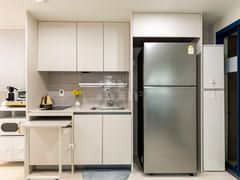 Newly built, fully furnished two-room unit ne 8th image